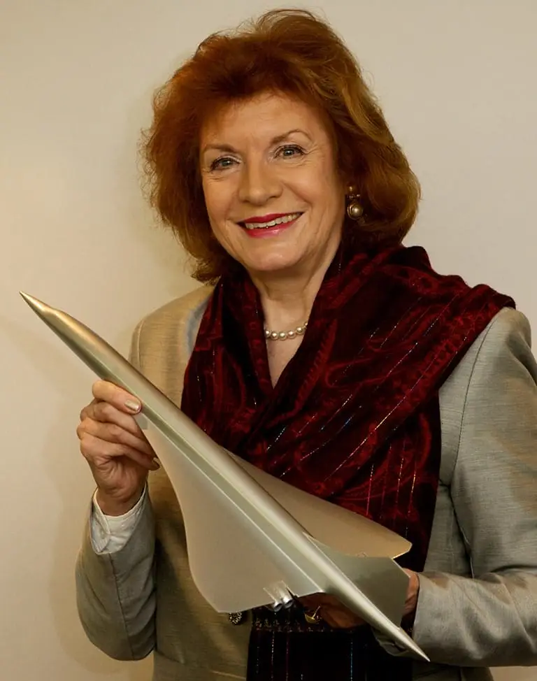 Aircraft cabin expert Jennifer Coutts Clay - Author of Jetliner Cabins, the definitive book on airline interiors and passenger experience.